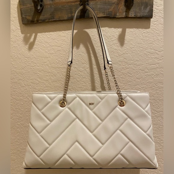NWOT DKNY Medium Veronica Cream Quilted Satchel Shoulder Bag Gold-Tone Chain - Picture 3 of 16